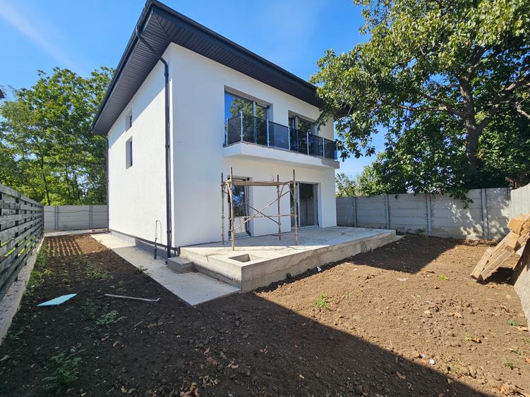 Vila 5 camere, mansardă finisată | teren de 400 m² – Cosmopolis