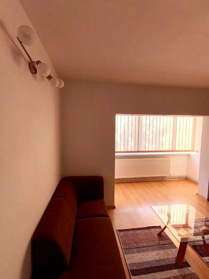 Apartament cu 2 camere, 55 mp, centrală proprie și aer condiționat