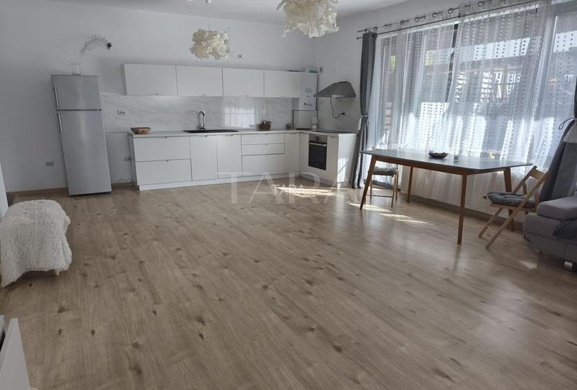 Casă spațioasă, renovată complet, într-o zonă liniștită - 5