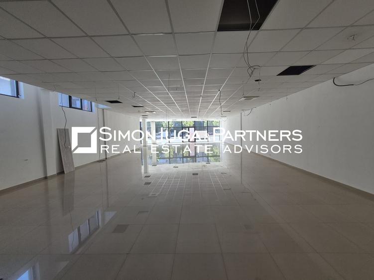 Spatiu stradal parter etaj open space si birouri