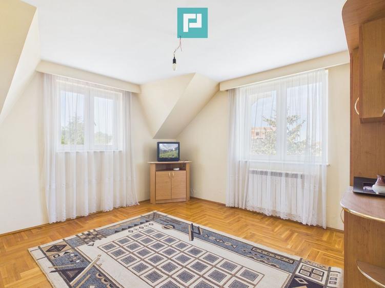 Vila 13 camere, Sanmartin