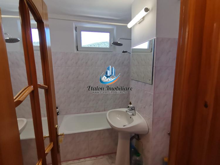 Apartament 2 camere, etaj 3, Piata Bistrita Precista