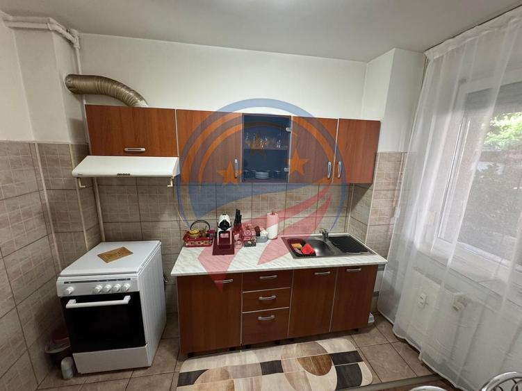 APARTAMENT 2 CAMERE , PARTER. ZONA SCOALA 22
