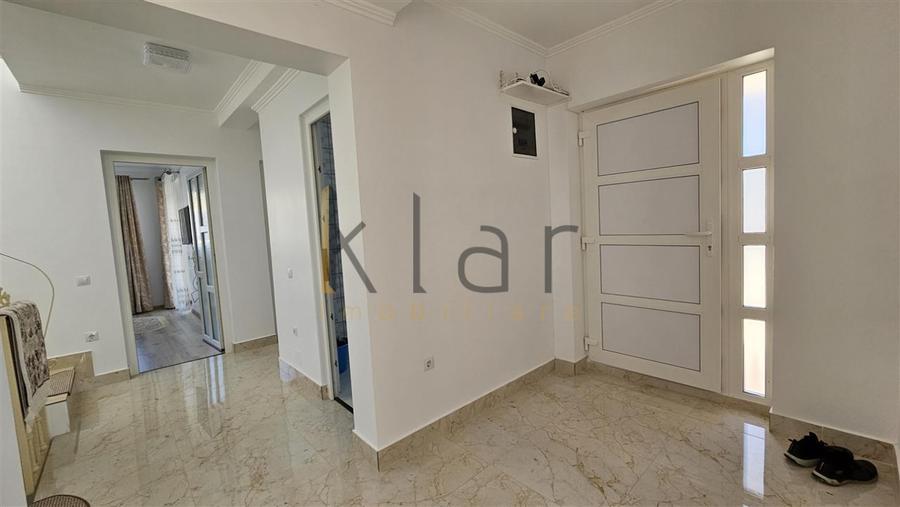 Casa 6 camere 190mp,terasa 44mp, curte cu gazon, Voronet priveliste deosebita
