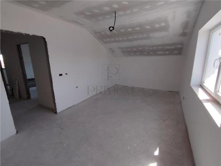 Duplex spatios - personalizare interioara - zona populata