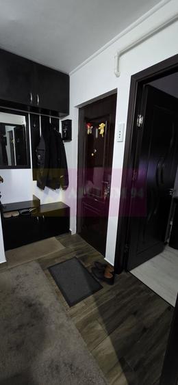 Apartament cu 2 camere de vânzare în Câmpina, zonă Central