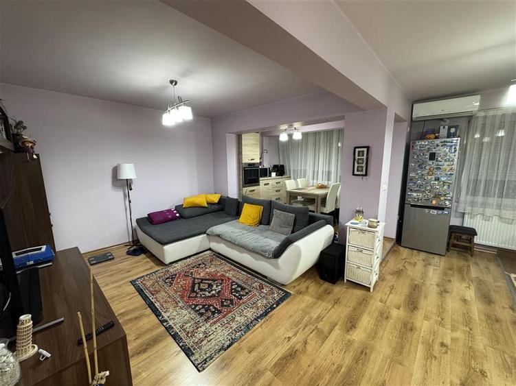 Apartament cu 3 camere tip PB, zona nufarul