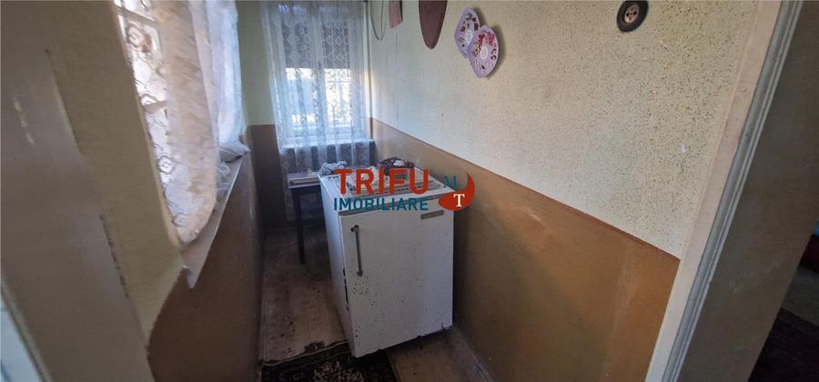 Casa de vanzare 2 camere zona Barabant