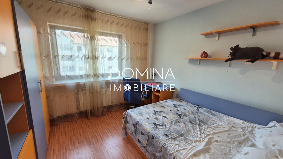 Vânzare apartament 3 camere, zonă centrală, strada Nicolae Bălcescu