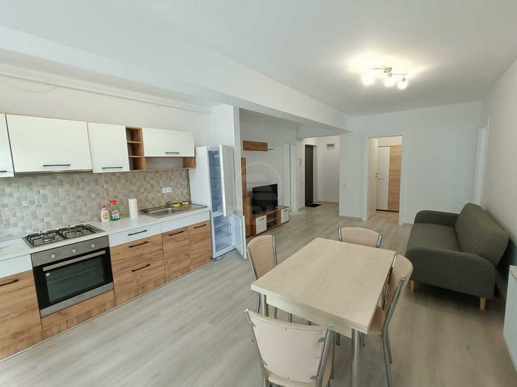 Apartament de 3 camere, cu gradina, zona Cetatii