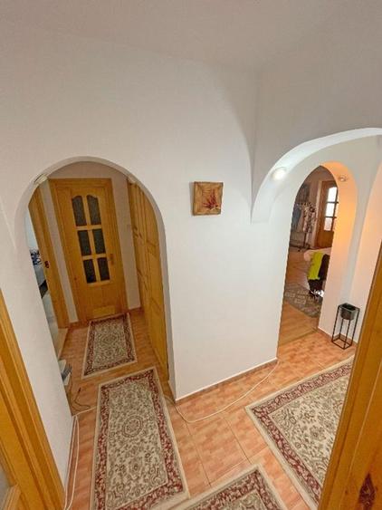 Apartament 3 camere zona Primaverii/Capat 1 , etaj 4 cu sarpanta ,mobilat