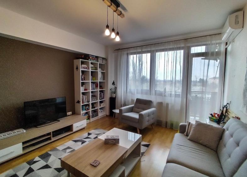 Vând apartament cu două camere în zona Aradului