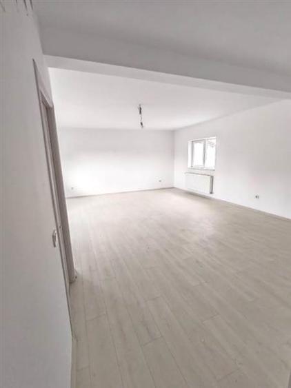 VANZARE - CASA SAU SPATIU COMERCIAL - Locuinta si  sau Afacere - Vila  P+1+M – 1