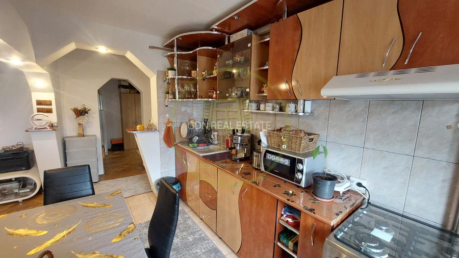 Apartament doua camere open-space, etajul 3, cartier 1 Mai zona Insula - 3