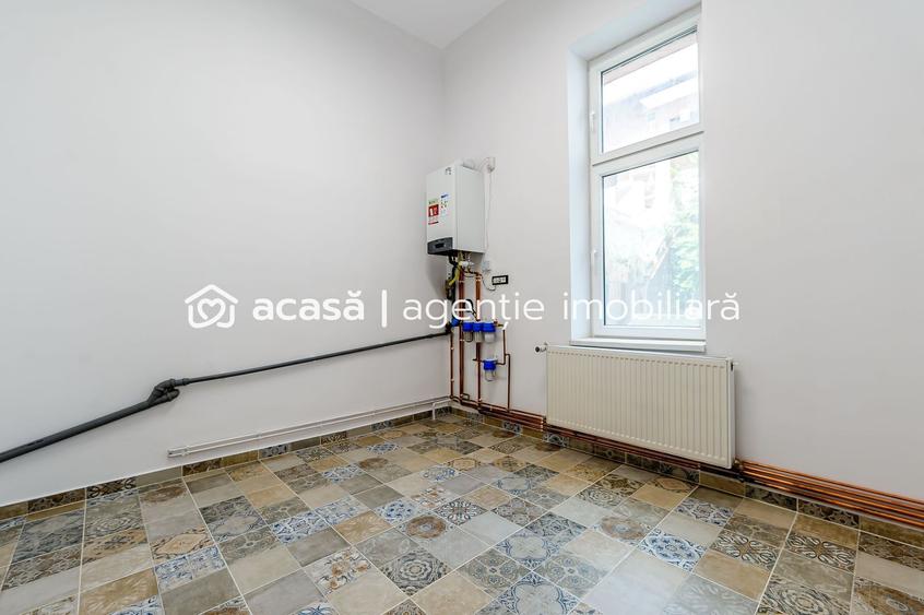 Apartament ULTRACENTRAL cu 3 camere, la cheie, renovat recent