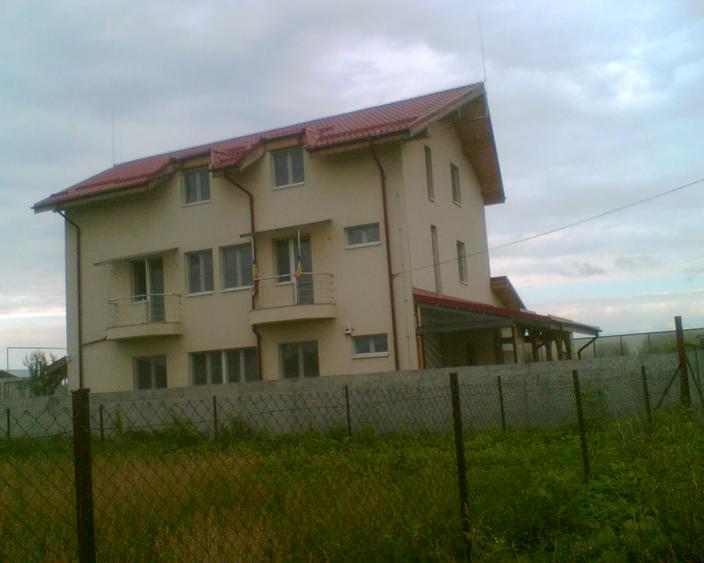 MAGURELE, Vila an 2012 S+P+E+M, Sutila 315mp, garaj, foisor, centrala proprie