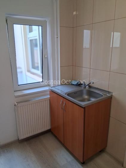 Vila D+P+M&nbsp; ideal firma, curte 5 masini, 5 min.metrou Tineretului - 9