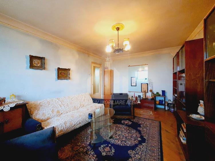 Apartament 3 camere decomandate | 64 mp | Cetate - zona Spital