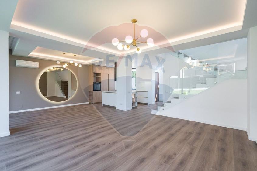 Casă / Vilă cu 5 camere de închiriat / Pipera/Jolie Ville