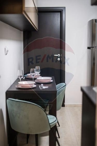 Apartament cu 3 camere de vanzare în zona Stirbei Voda
