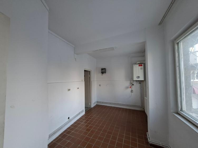 Spatiu comercial 80mp