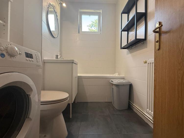 Apartament 3 camere, str. Bucuresti, suprafata generoasa