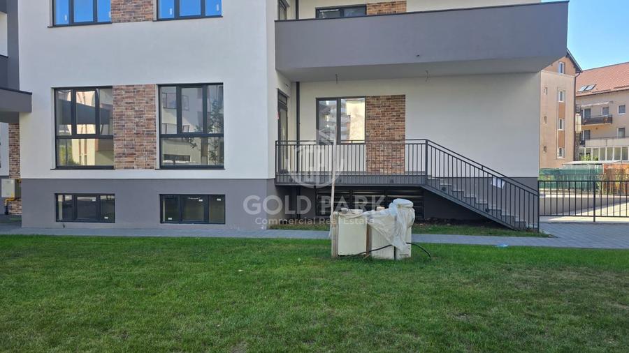 Spatiu Comercial - 190mp - 5 Parcari - Floresti