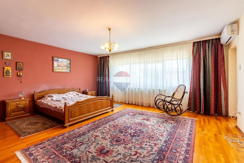 Casă / Vilă cu 6 camere de vânzare Chiajna /Rosu