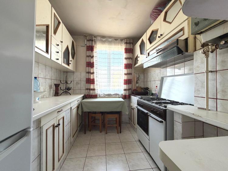 Apartament spatios, 2 camere, 57 mp, partial renovabil - Micro