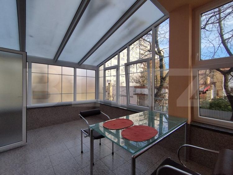 Apartament 2 camere, antreu spatios, 3 terase- una inchisa, garaj, zona Medicina