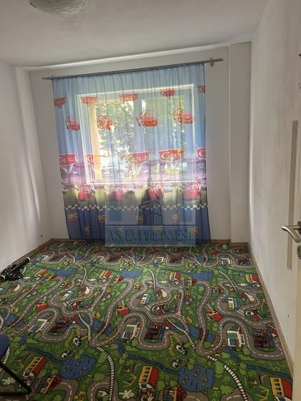Apartament 3 camere - str. Privighetorii