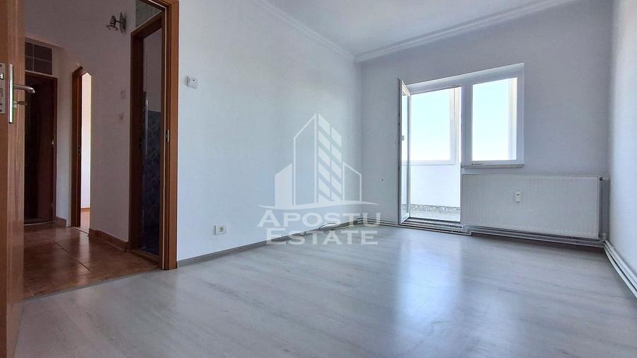Apartament 3 camere,decomandat, nemobilat, Confectii