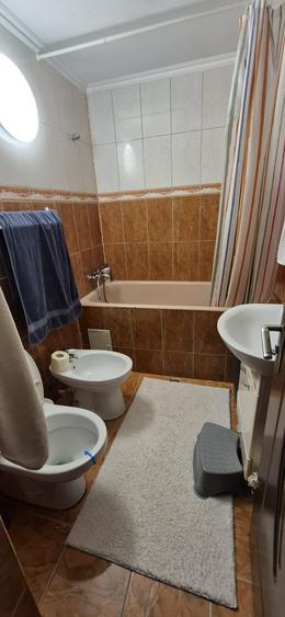 Apartament 3 camere de vanzare