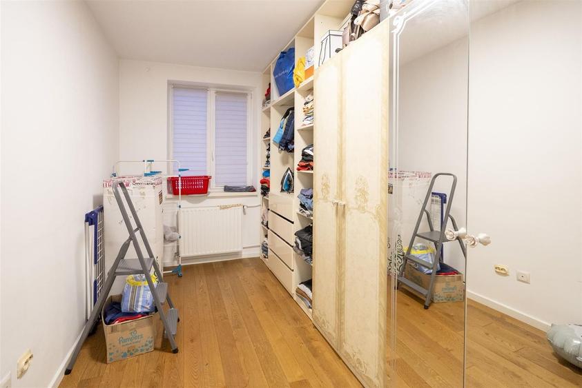 Apartament modern 4 camere , 2 băi , Rogerius