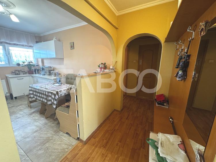 COMISION 0 - Apartament decomandat cu 4 camere 2 bai balcon Cisnadie