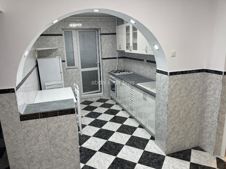 Închiriere apartament 3 camere strada delfinului BL D16 sector 2 - 5