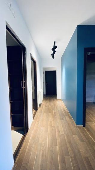 Spatiu Birou Domenii / Etaj 1 / Decomandat