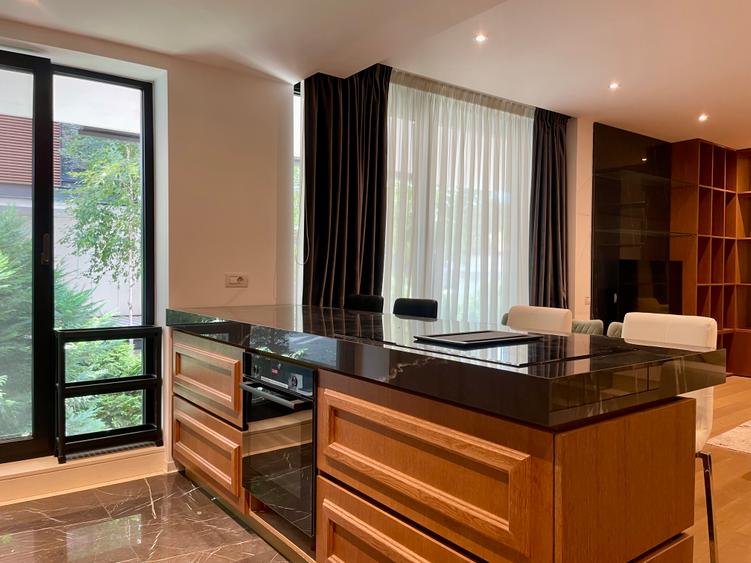 Închiriere DUPLEX premium 127 mp + 121 mp curte | 2 parcări | Primăverii