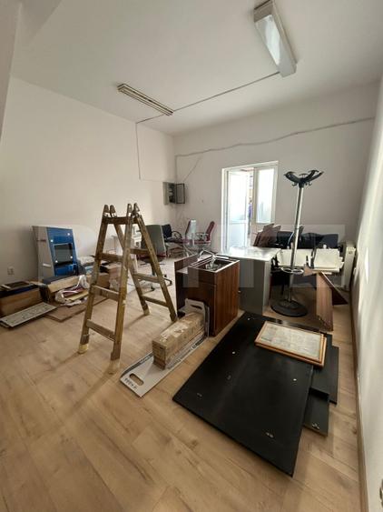 BLITZ oferă spre închiriere 3 camere în cadrul unui spațiu comercial ultracentra