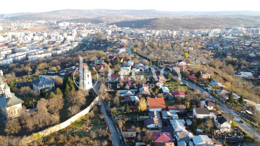 Teren intravilan lângă Mănăstirea Galata – Pret excelent, PUZ în curs