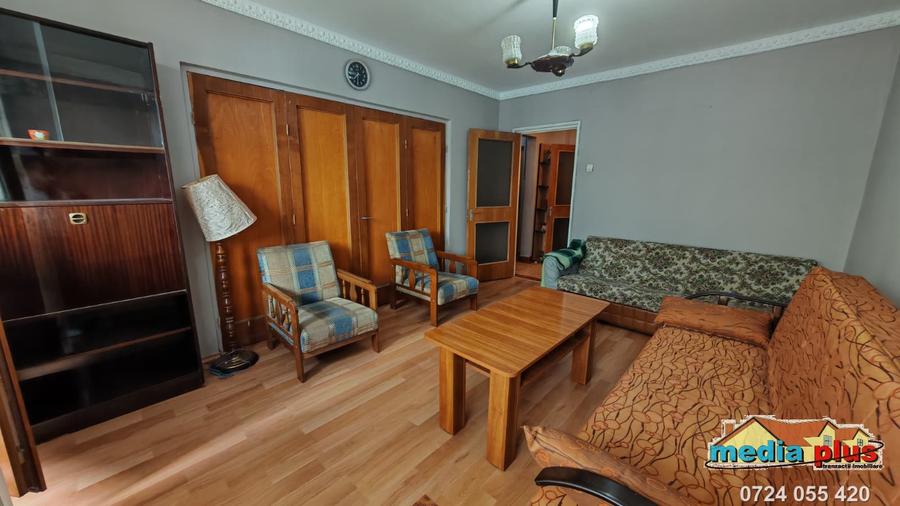 Apartament cu 3 camere decomandat, Micro 39A