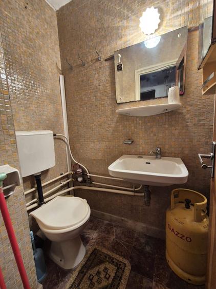 Apartament 3 camere de vânzare – Zona Centrală, decomandat