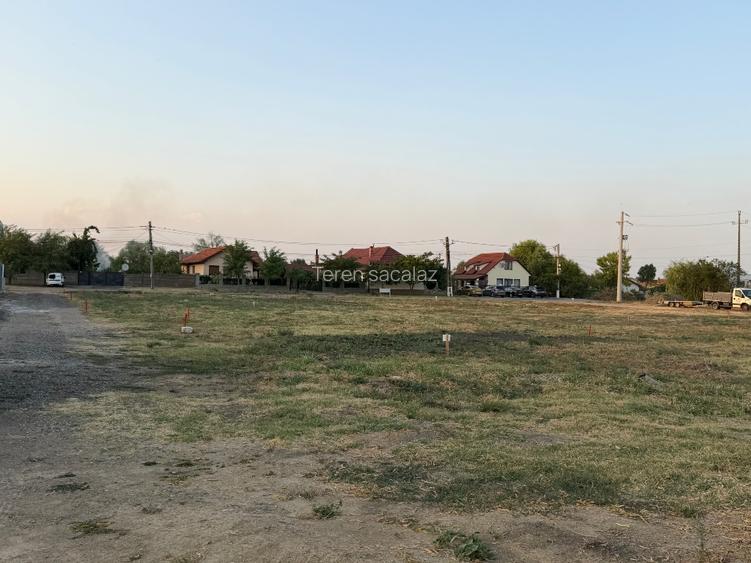 PROPRIETAR VÂND PARCELE TEREN INTRAVILAN SĂCĂLAZ CENTRU  DE LA 500 MP - 10