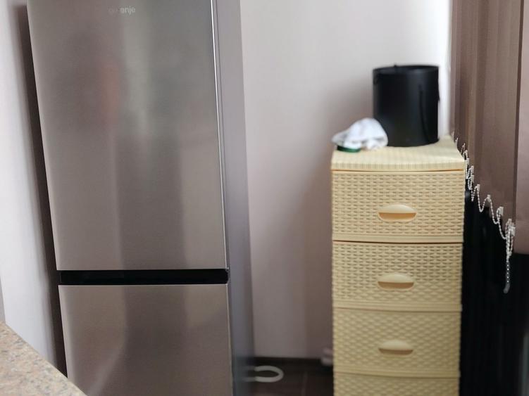 Inchiriez apartment 3 camere.