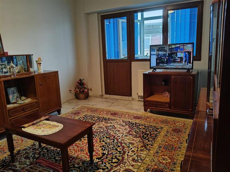 VEZI VIDEO! 3 camere, decomandat, 71 mp, 2 bai, Renovat 2024, Obor