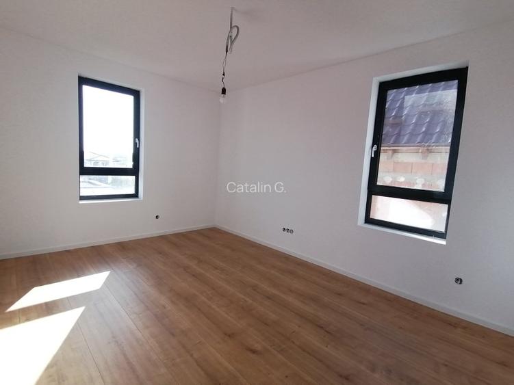 Casa de vanzare in vatra veche, 4 camere, drum asfaltat - 9