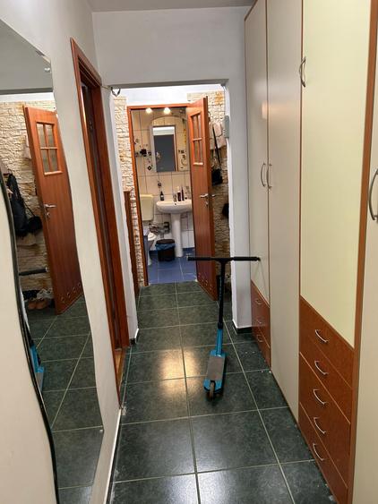 Apartament 2 Camere, Drumul taberei