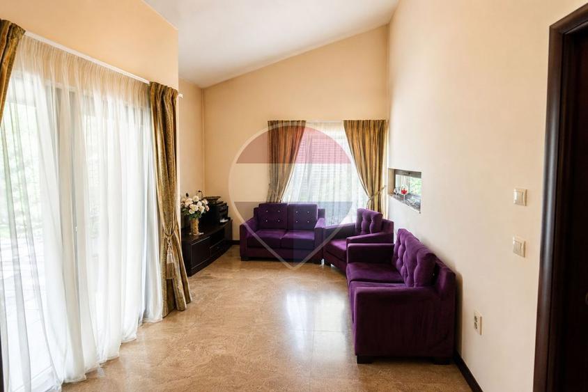 Vila cu piscina, 6 camere, 254mp utili, 815mp teren, com. Berceni