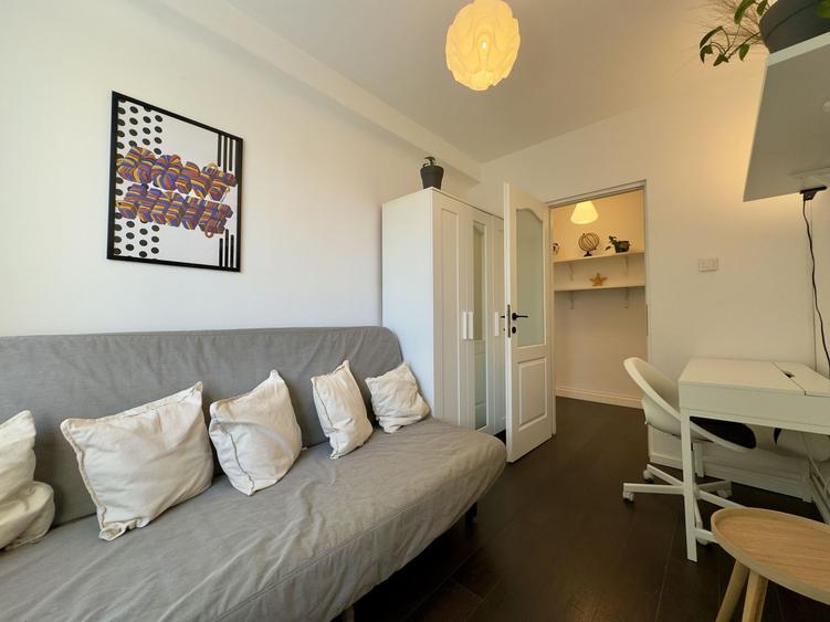 0 % comision Apartament modern 3 camere etaj 2/3, locatie Centrala