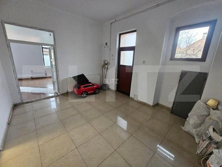 Casa de vanzare in centru orasului ideal ca si spatiu comercial - 6